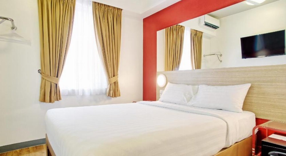 Red Planet Quezon City Main image